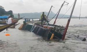 21 Dead and 40 Rescued After a Wind-Tossed Boat Overturns in the Philippines